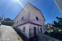 Moradia T3 para remodelar em Vila de Cucujães
