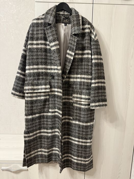 Пальто жіноче подовжене