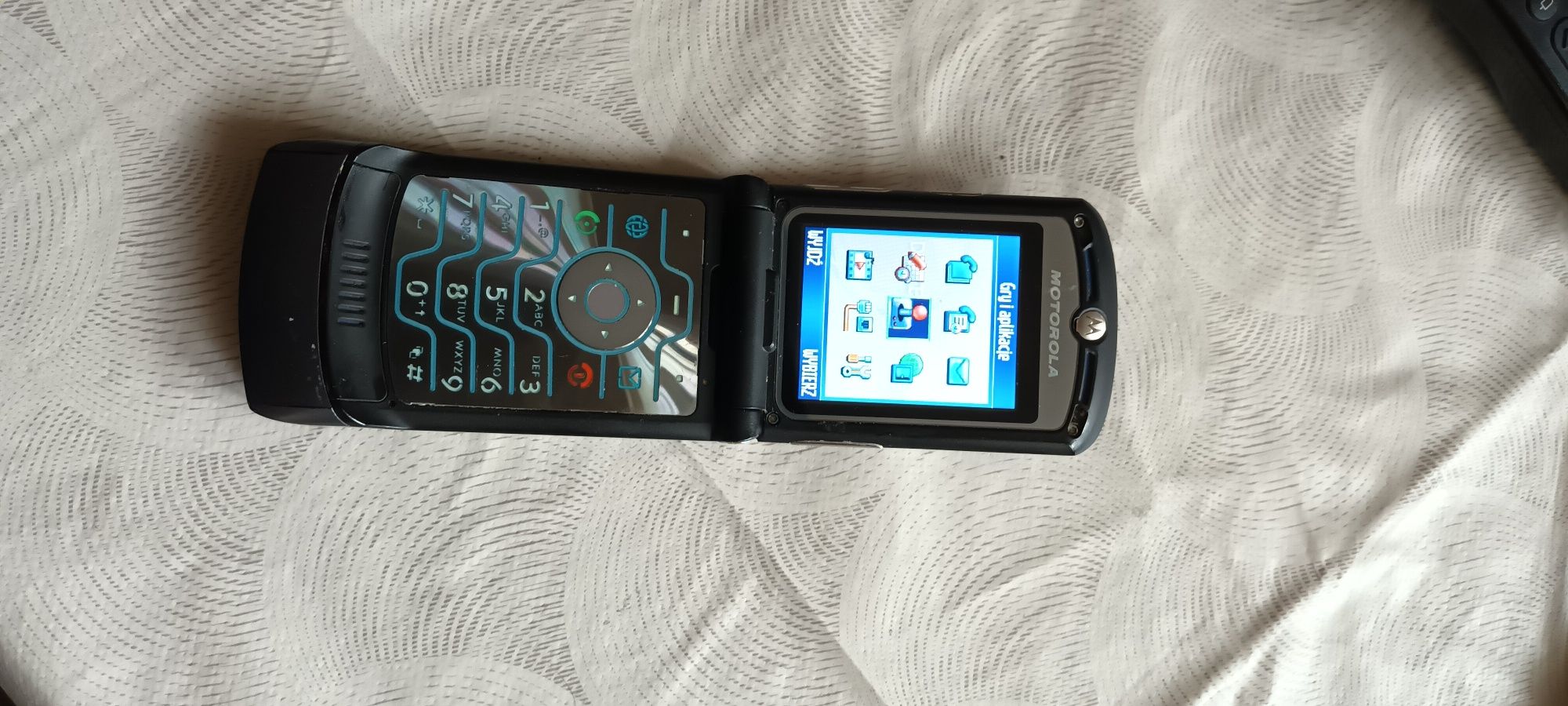 Motorolav. V3i,dolce gabbanadla seniora