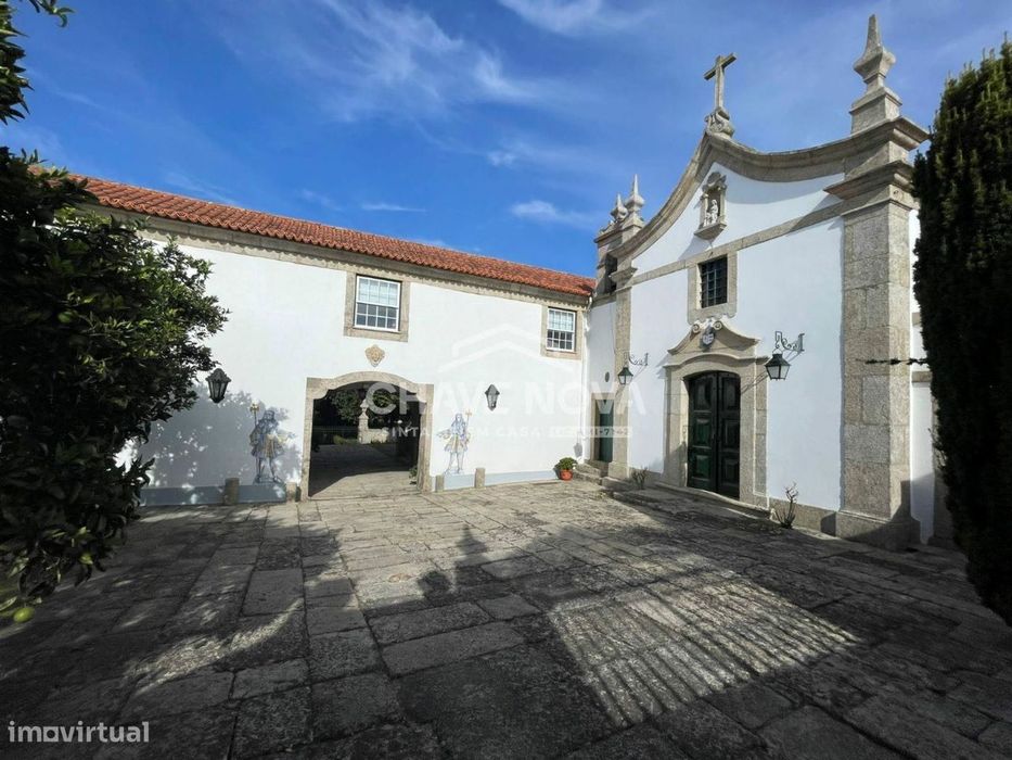Quinta do séc. XVIII com Capela e Jardins Históricos, na Maia