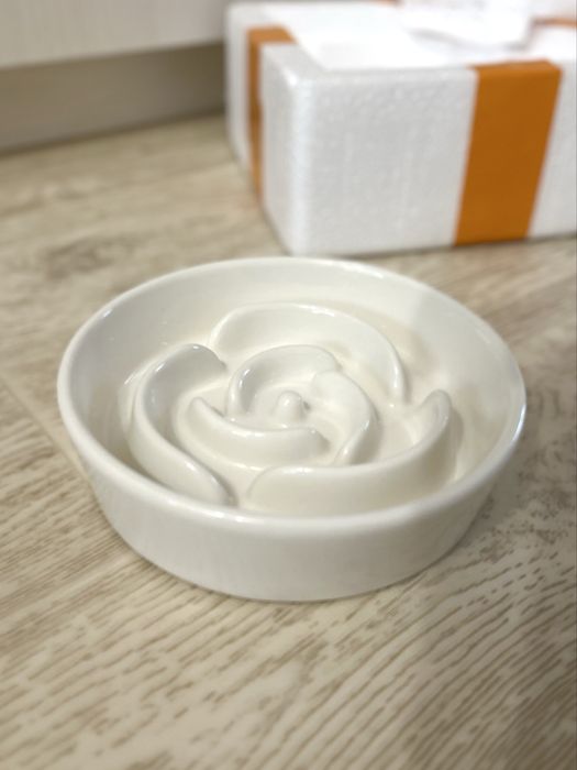 Миска для повільного годування тварин керамічна