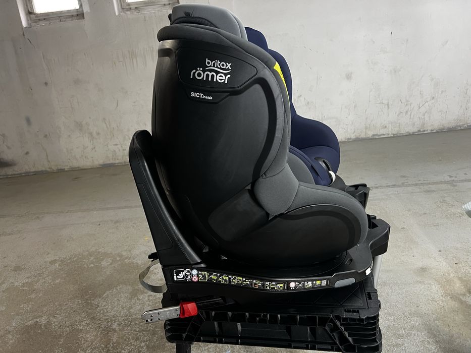 Fotelik obrotowy z bazą isofix Romer Britax Dualfix M iSize