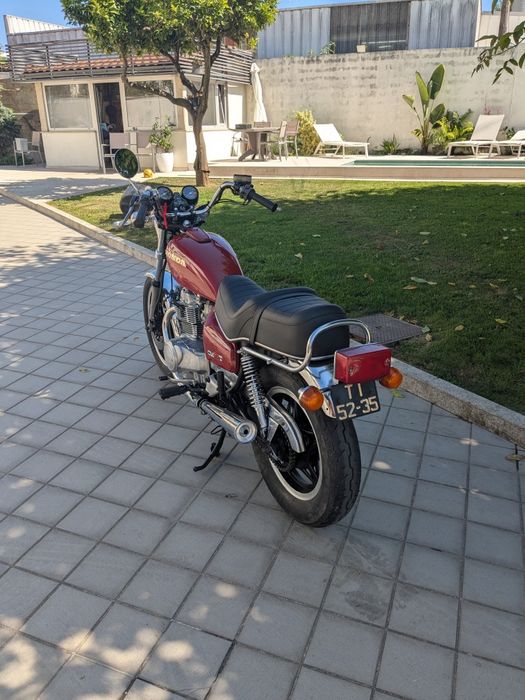 Honda cm 400 t 1981 (avariada)