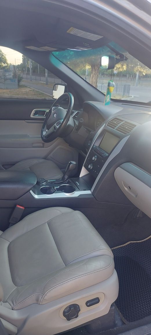 Ford Explorer XLT 3.5 V6 • 4WD • 2014 р. • 290 к.с. системи FlexFuel