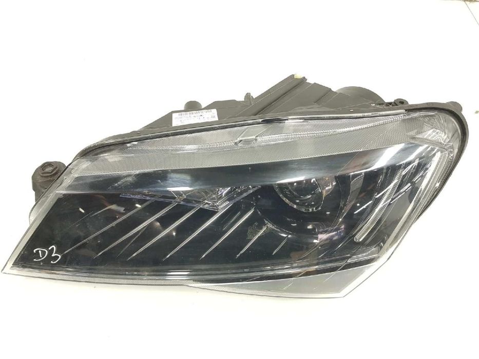 FAROL ESQUERDO SKODA SUPERB BERLINA 3V3