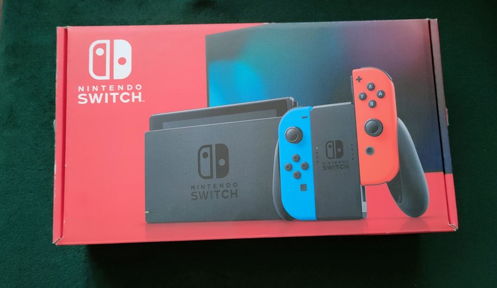 Nintendo Switch V2 (Stan BDB, Pełen Zestaw + Gry + 4 pady + 4 mikrofon
