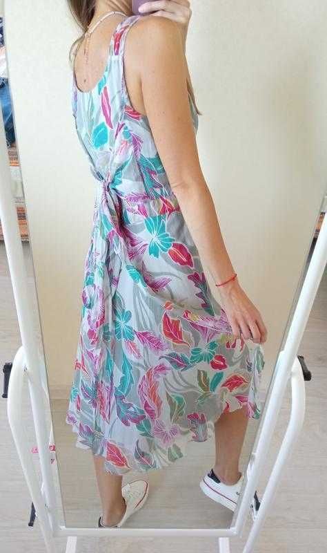Легесенька ніжна сукня з натурального шовку