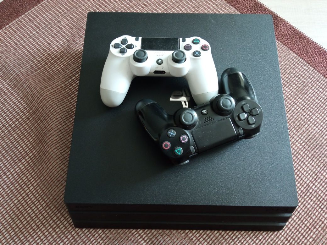 Konsola PS4 Pro CUH-7216B
