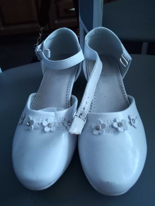 Piękne baleriny pantofelki białe perełki cyrkonie 37 ślubne komunijne
