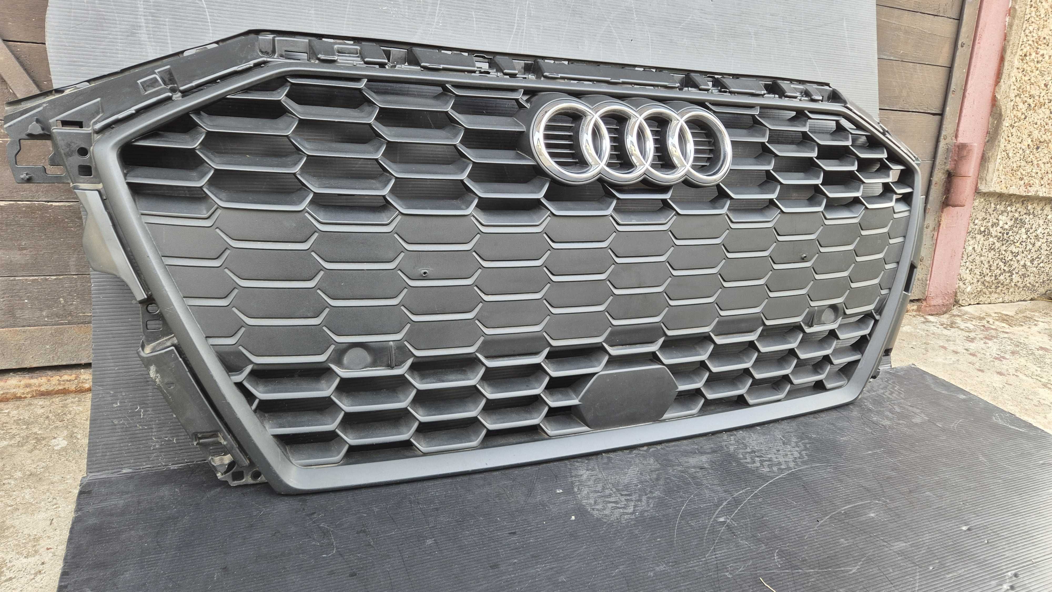 Atrapa chłodnicy GRILL Audi A3 8Y 2020- S-LINE OE 8Y0 Stan BDB ORYG !