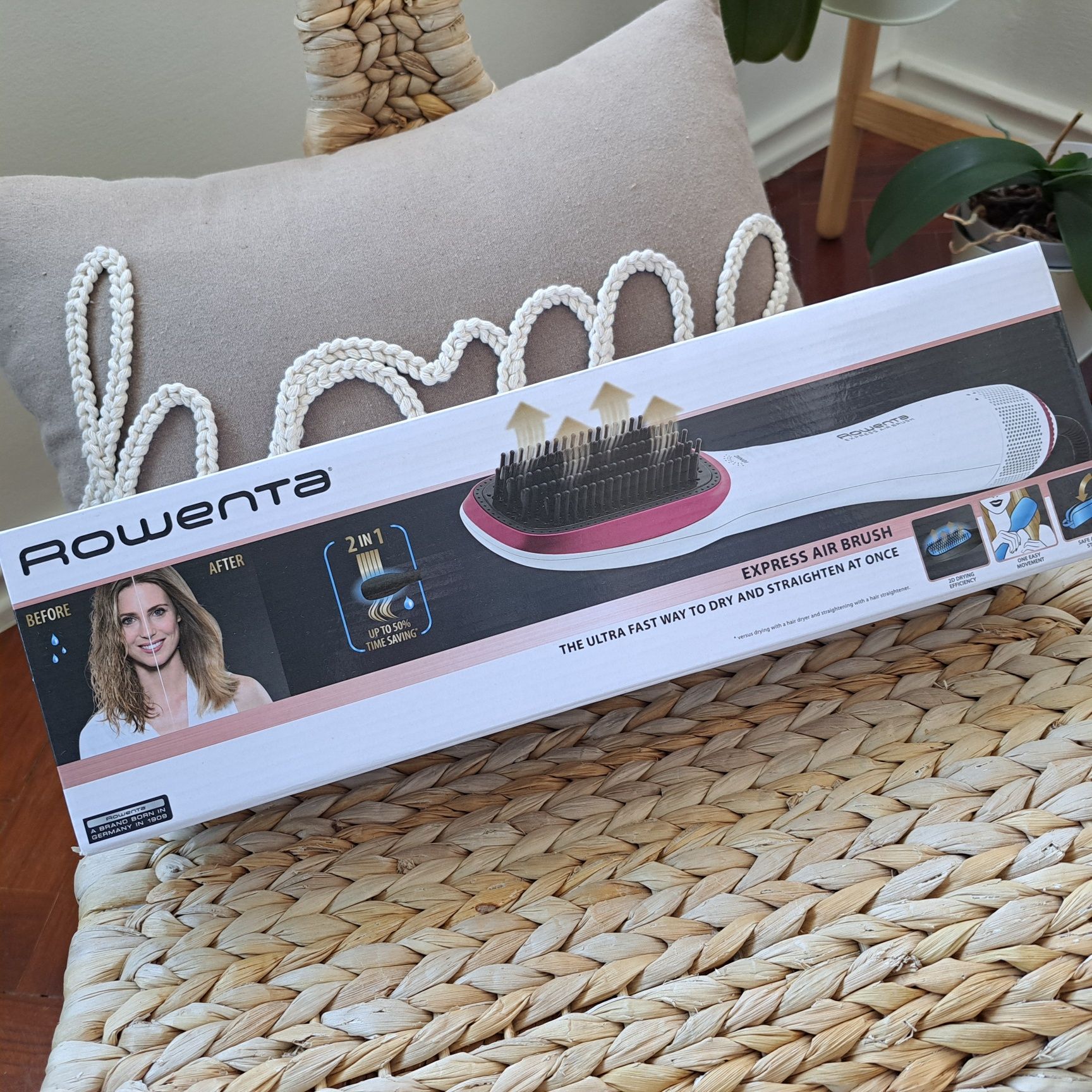 Escova alisadora Rowenta nova
