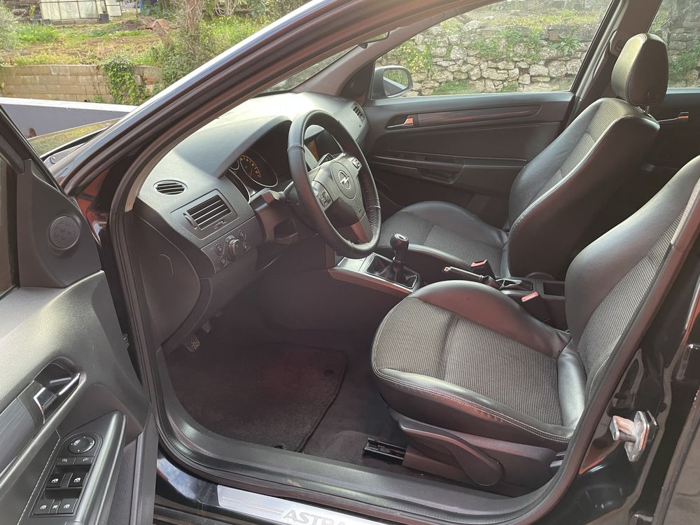 Opel Astra H/ Caravan/ OPC line
