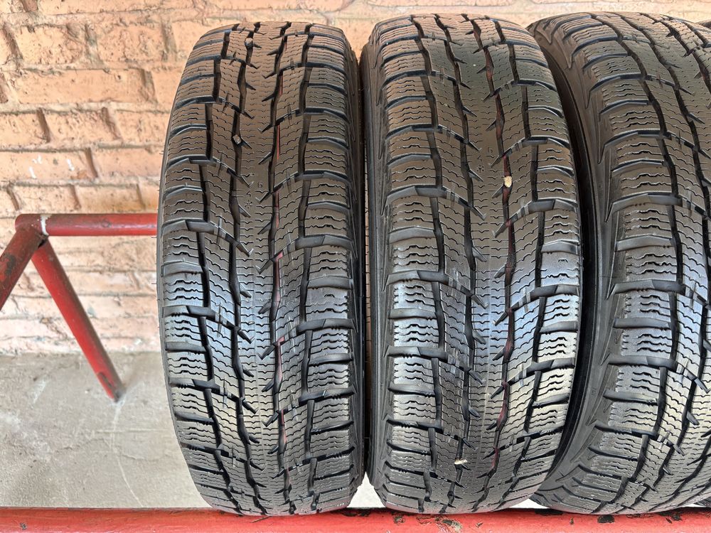 Комплект шин 175/70R14c Nokian