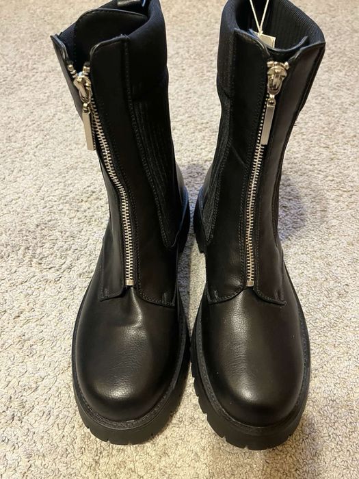 Продам нові осінь весна 41р