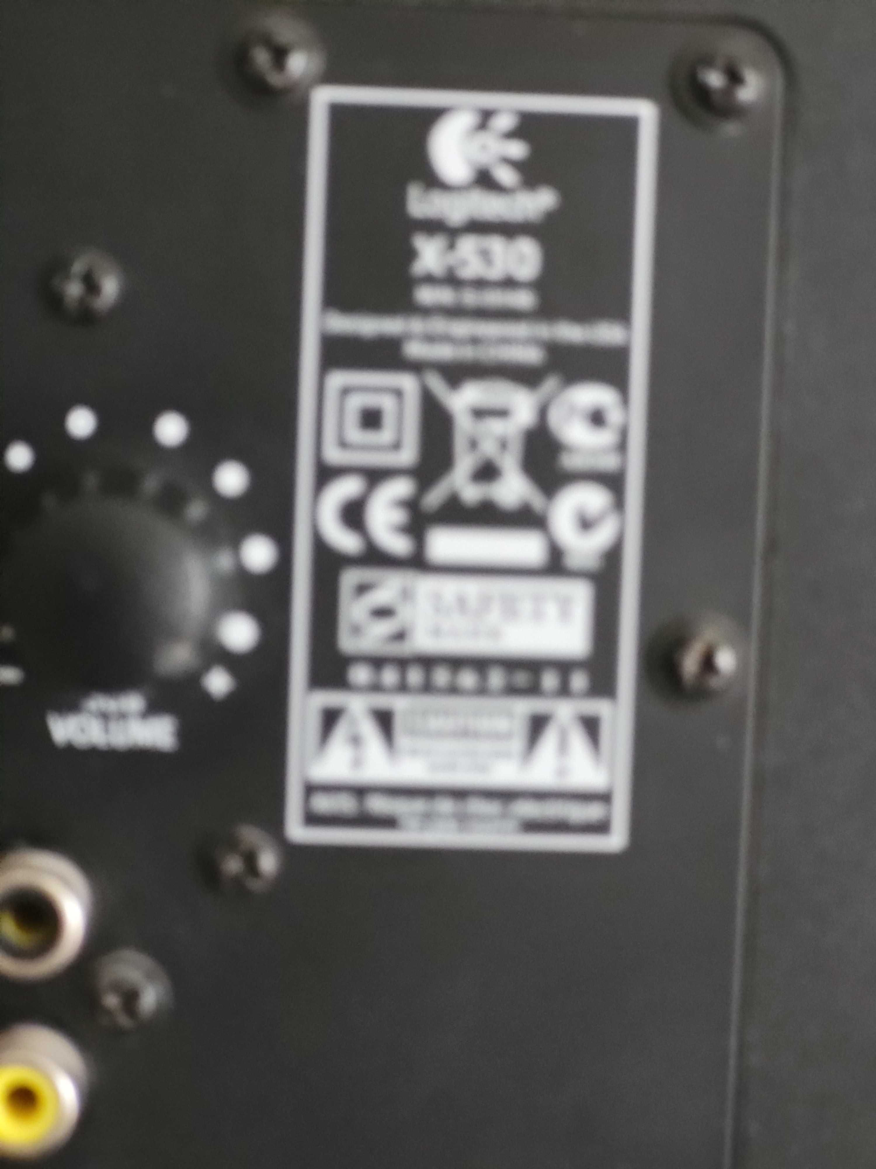 Subwoofer Logitech z głośnikami