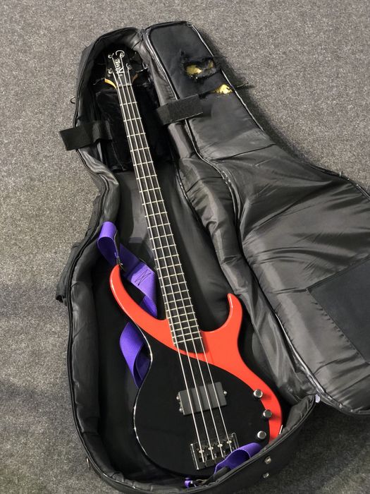 KRAMER Disciple D-1 Bass Used Black/Red