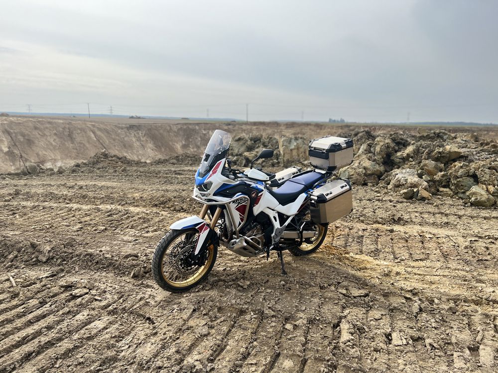 Wynajem motocykla Honda Africa Twin 2022r. CRF1100 automat Poznań