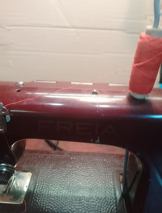 Продам німецьку швейну машину