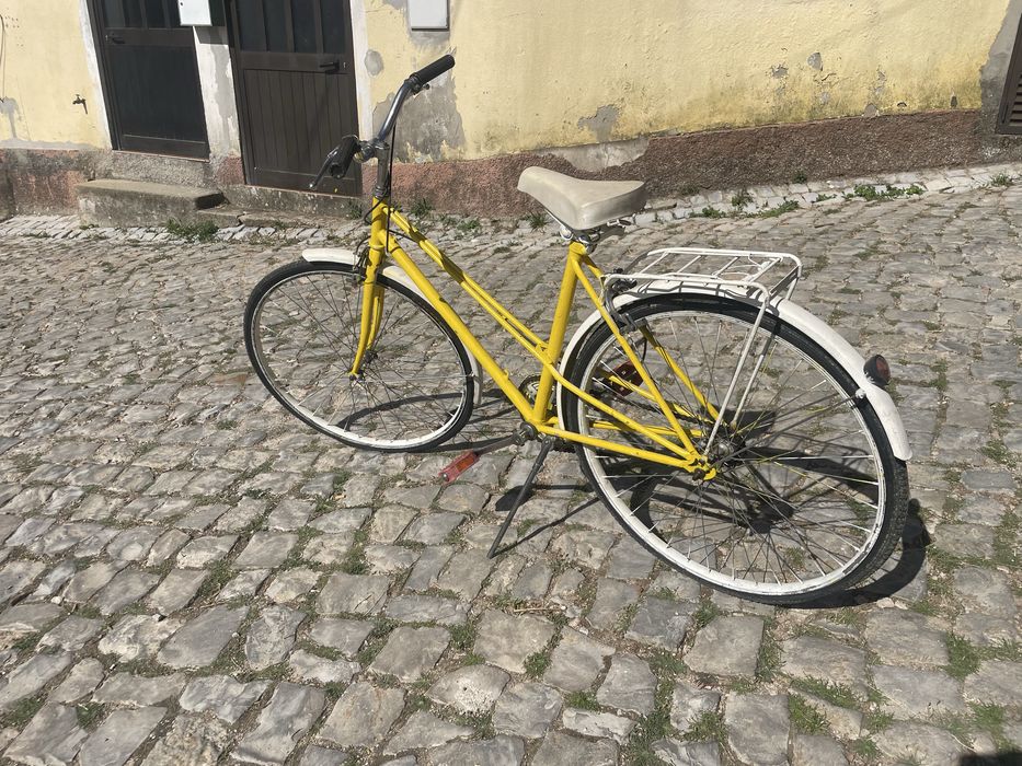 Bicicleta vintage anos 60 amarela