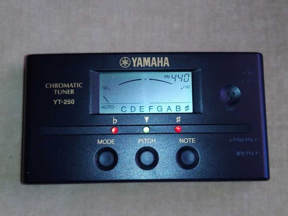 Yamaha Chromatyczny tuner gitarowy z mikrofonem jack precyzyjny