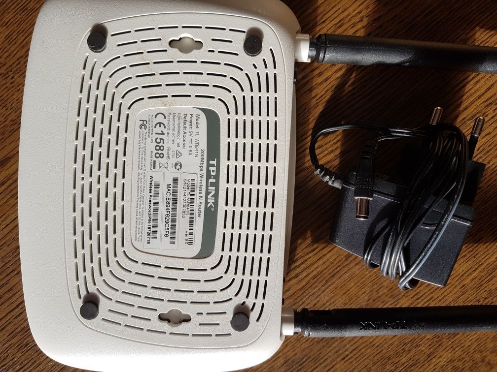 Router TP- LINK WR 841N