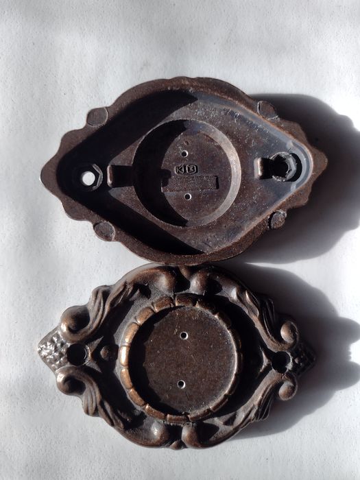 Крючки ручки мебельные дверные