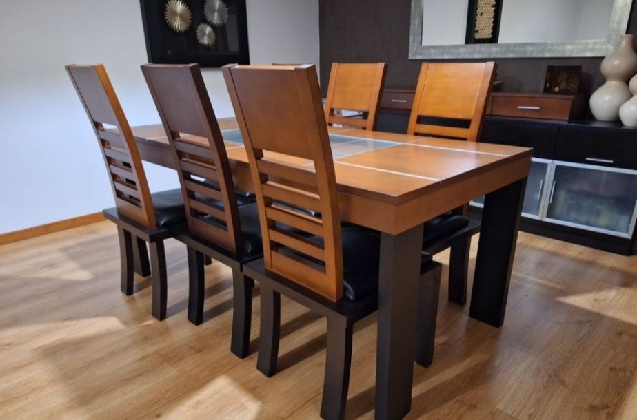 Mesa com 6 cadeiras