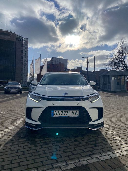 Продаж електромобіля Honda VE-1