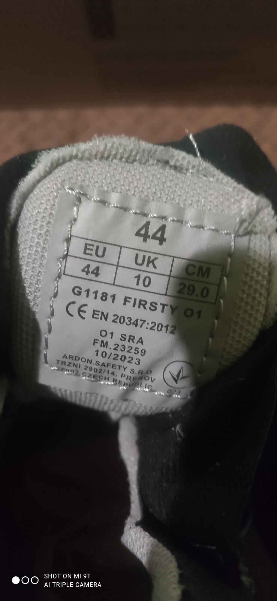 Робоче взуття firstly