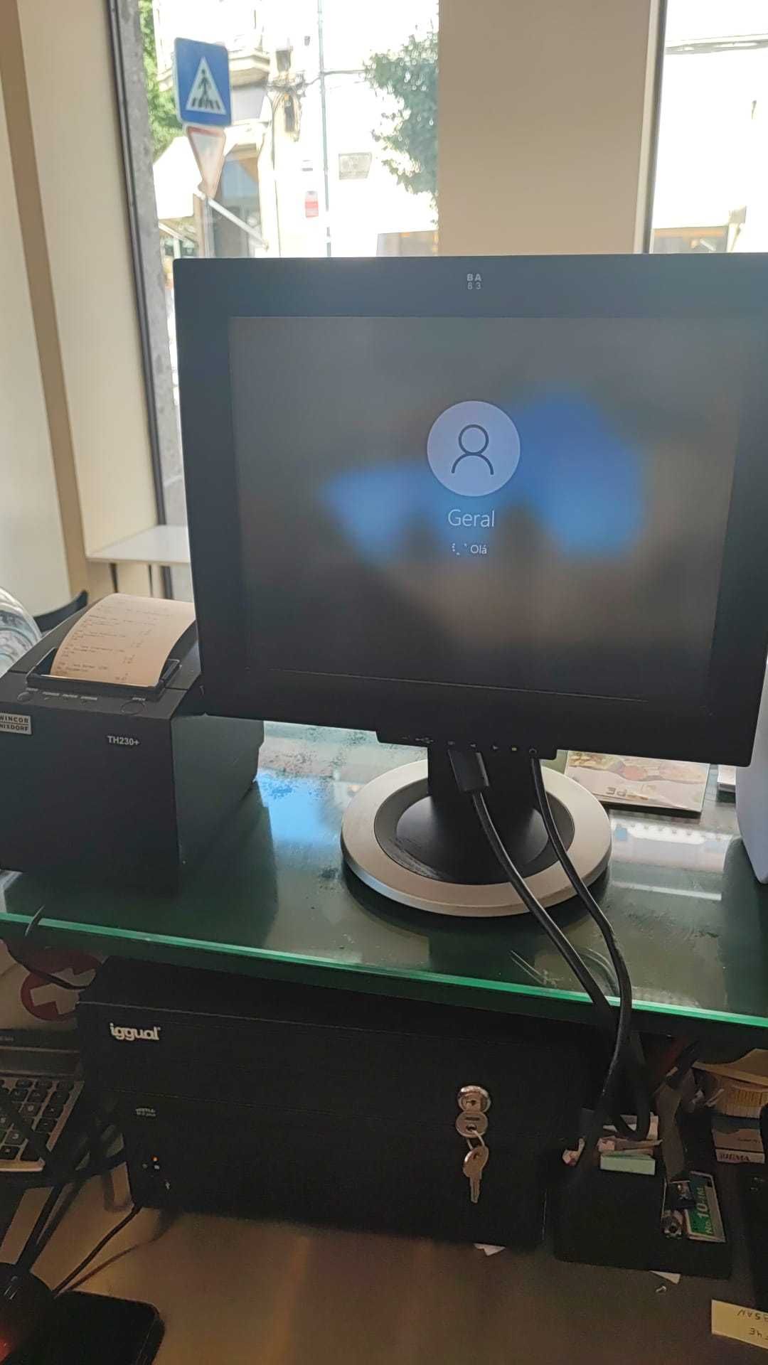 Equipamentos e Mobiliário de RESTAURAÇÃO