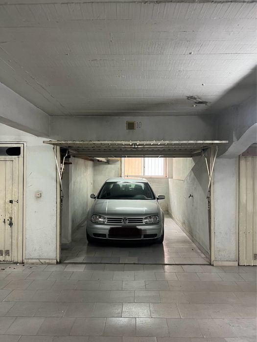 Garagem na Anta de Agualva