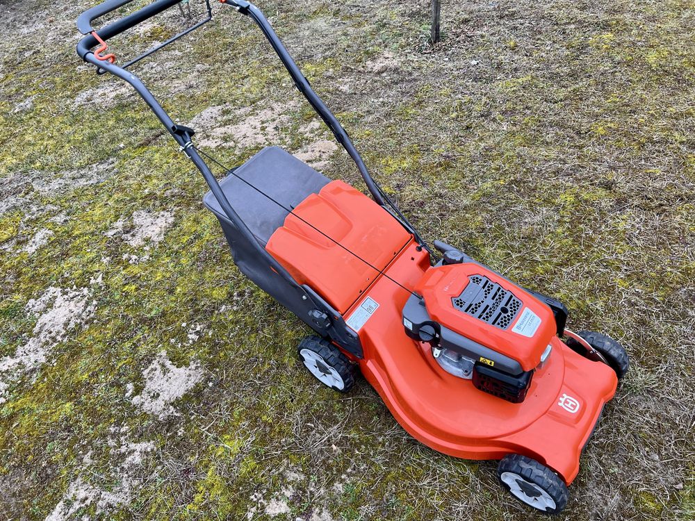 Kosiarka spalinowa z napędem Husqvarna LC253S