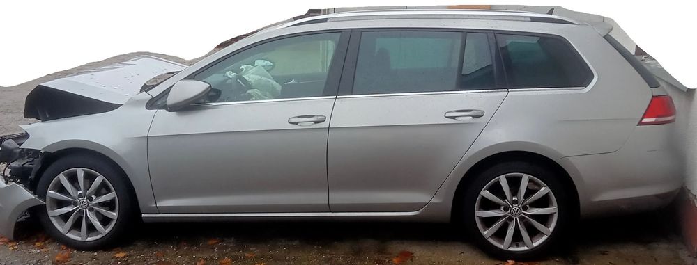 Volkswagen Golf Samochód po wypadku, pierwszy właściciel, kupiony w kraju