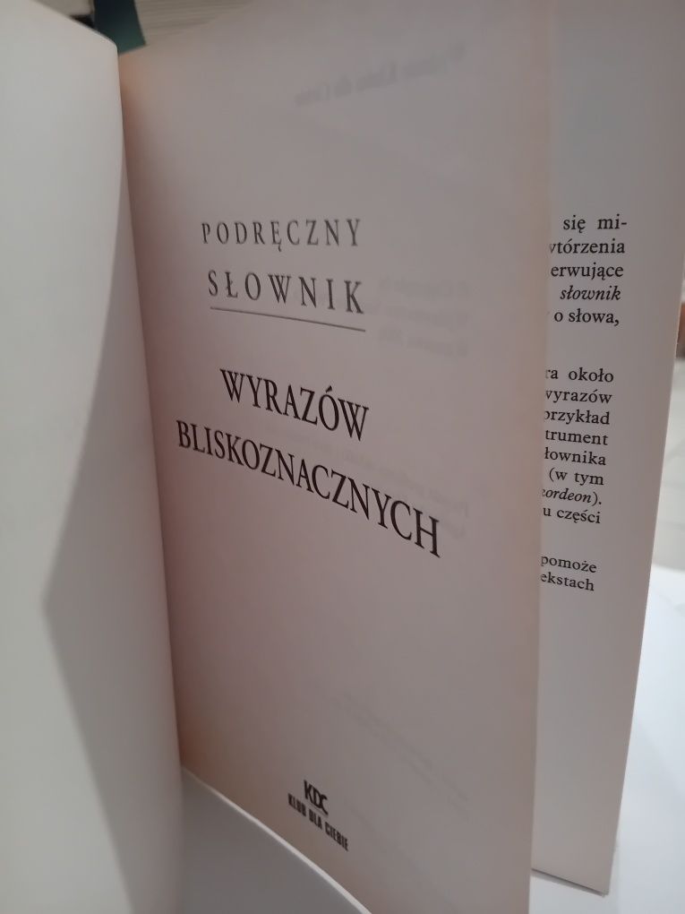 Podręczny słownik wyrazów bliskoznacznych