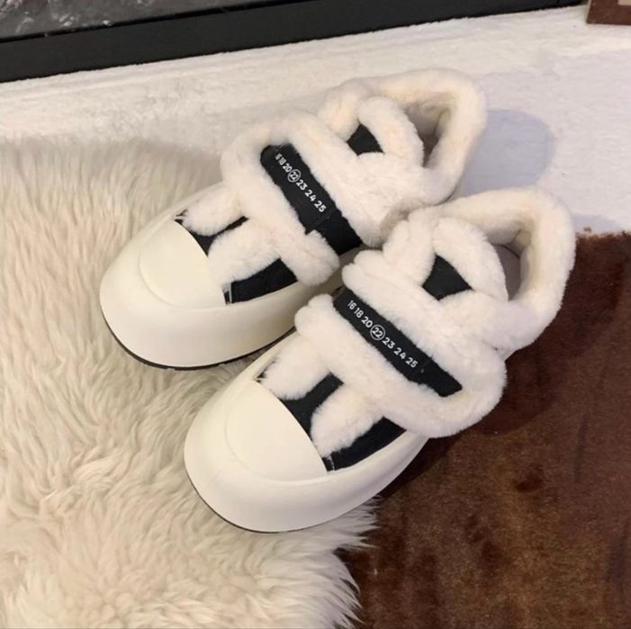 Кросівки з хутром