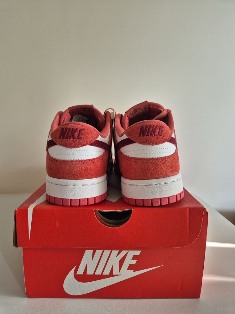 Certyfikat Autentyczności | Nike Dunk Low Valentine’s Day 2024 40.5 EU