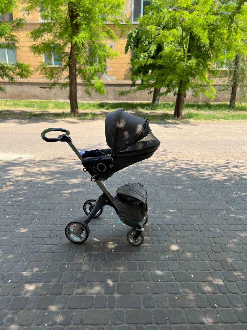 Продам коляску Stokke Xplory V4 в хорошому стані