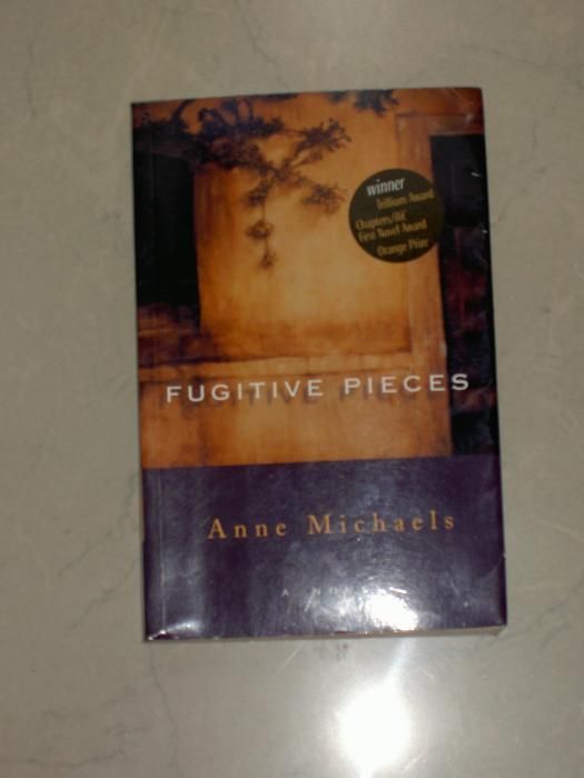 Fugitive Pieces - Anne Michaels - em inglês