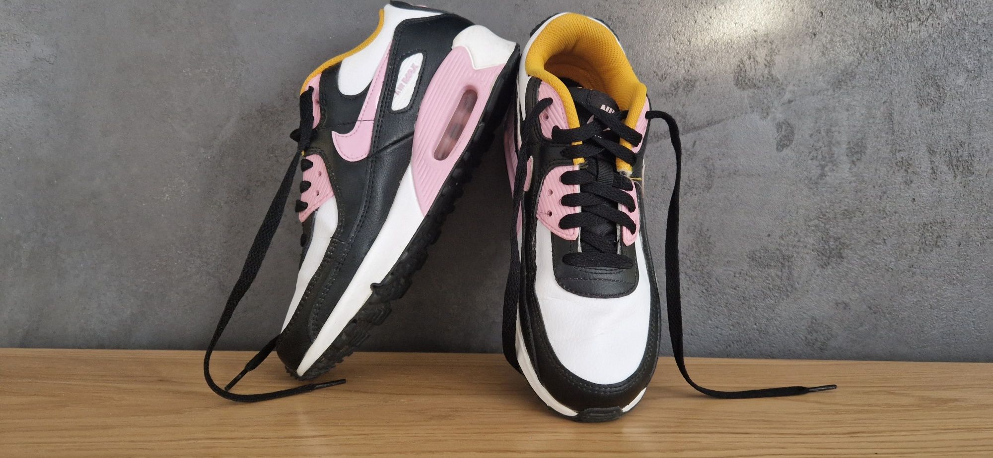 Buty damskie / dziewczęce  Nike Air Max 90 r. 37.5 super stan