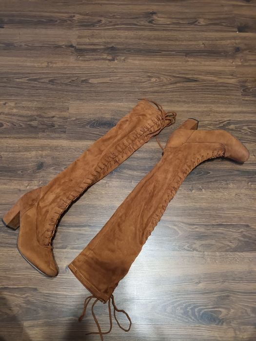 Ботфорти на шнуровці