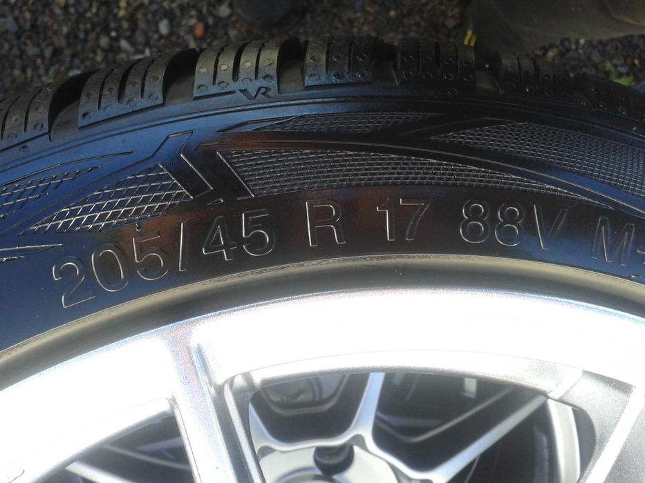 opony r17 vredestein 2024rok jak nowe 205 45 mielec wintrac pro+ 2szt
