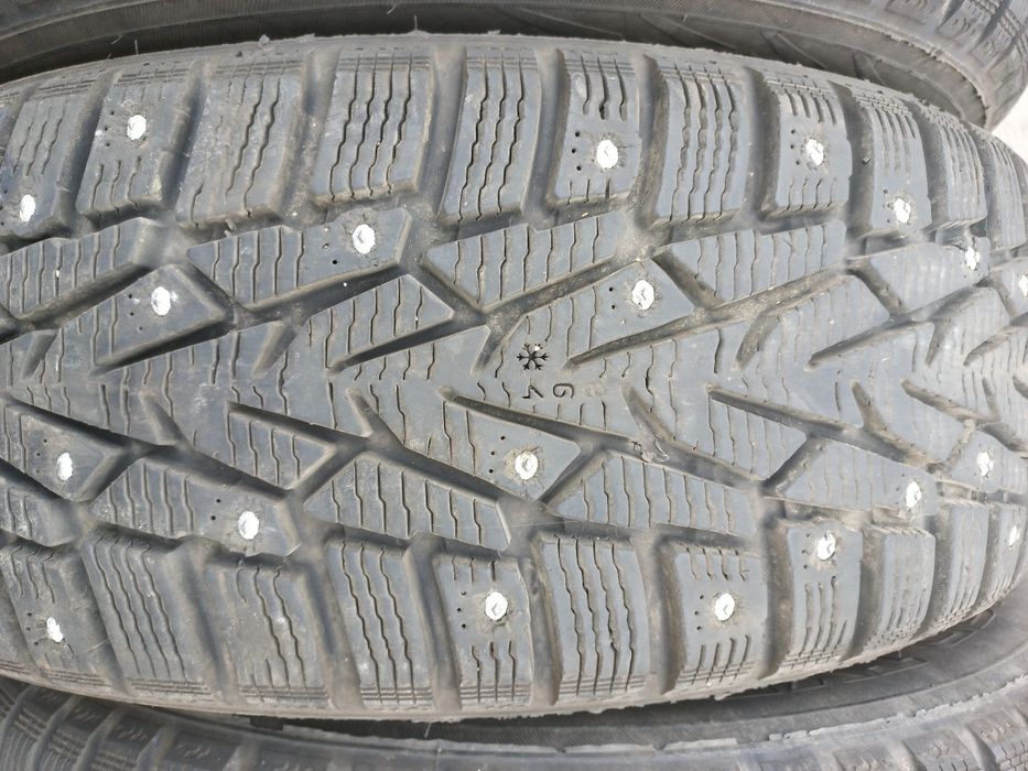Резина шины колеса 195/65/15 Nokian