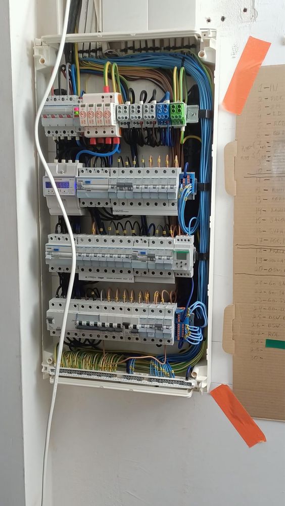 elektryk, instalacje elektryczne, doradztwo, pomiary i przeglądy inst.
