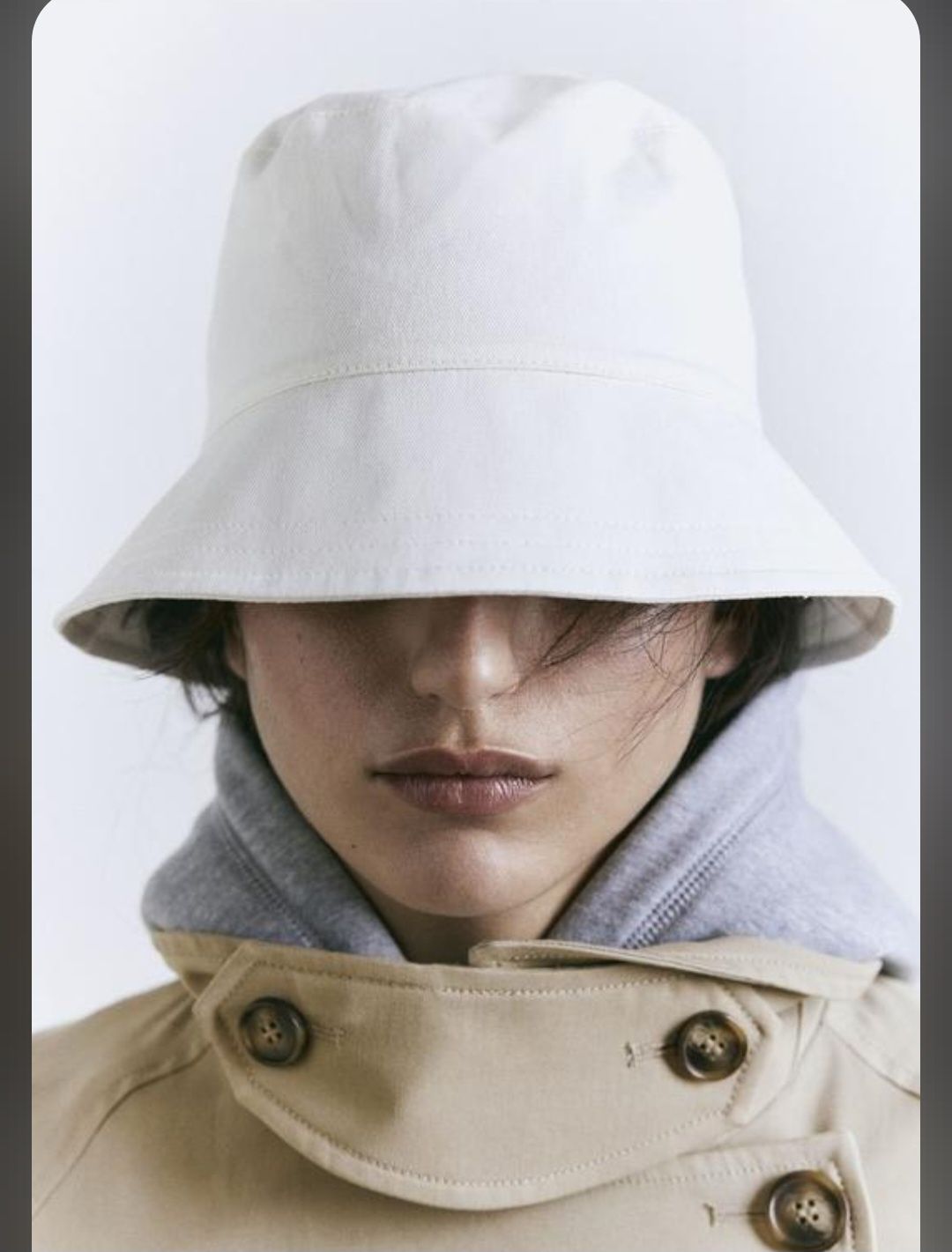 Шикарний тренч  H&M.