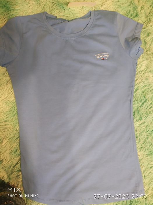 Nowa , niebieska bluzeczka M