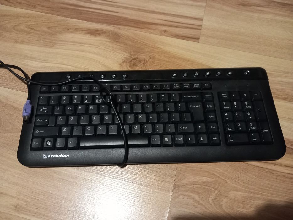 Klawiatura do komputera z wejściem PS/2