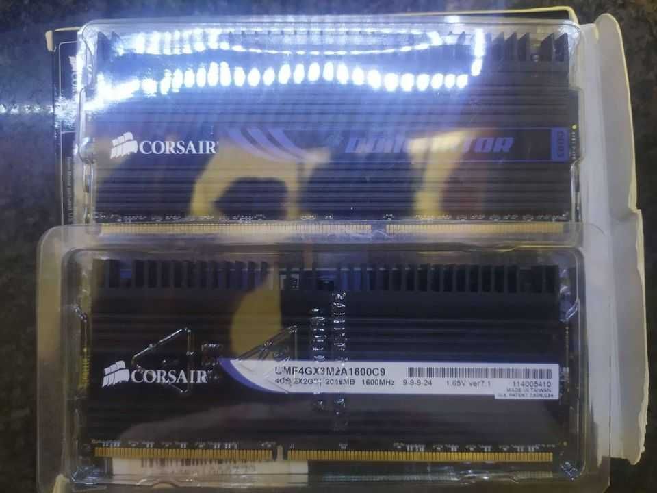 Memórias DDR3 1600MHZ Corsair Dominator 4x2GB Dual Channel