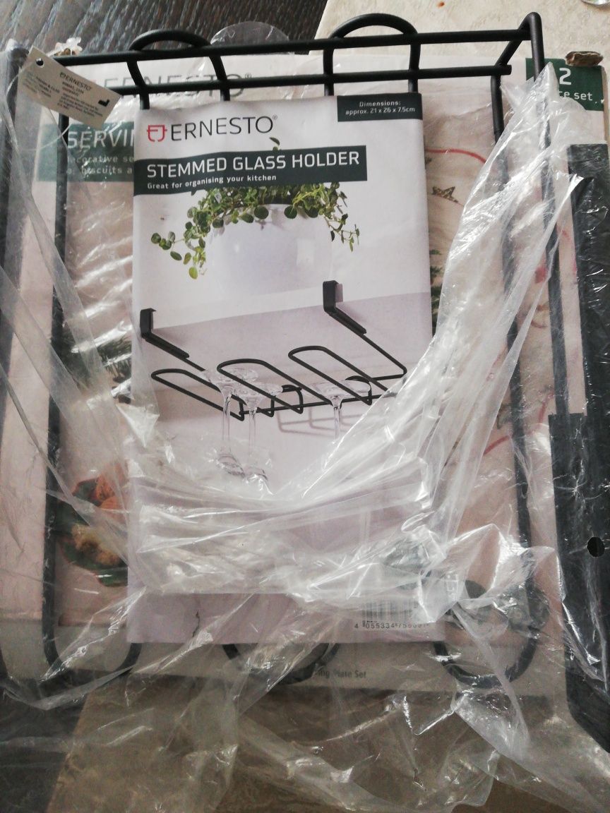 Sprzedam wieszak na kieliszki