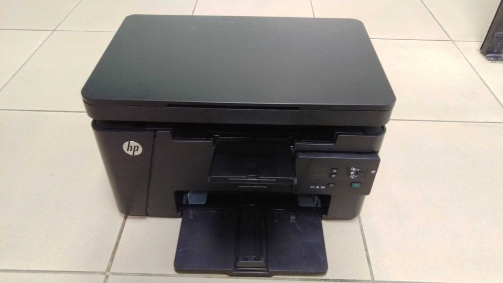 Лазерний БФП HP LJ M125a з картриджем, лотками і кабелями !