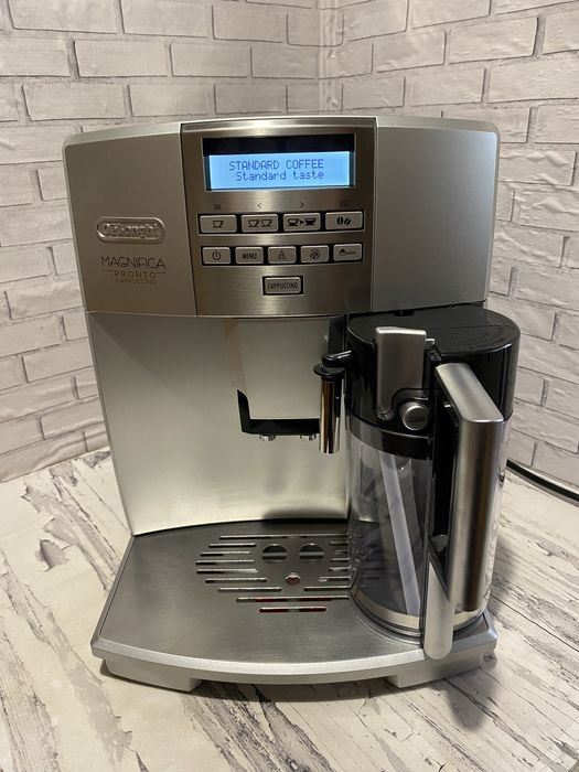 Кавомашина Delonghi Magnifica Pronto Cappuccino з Німеччини